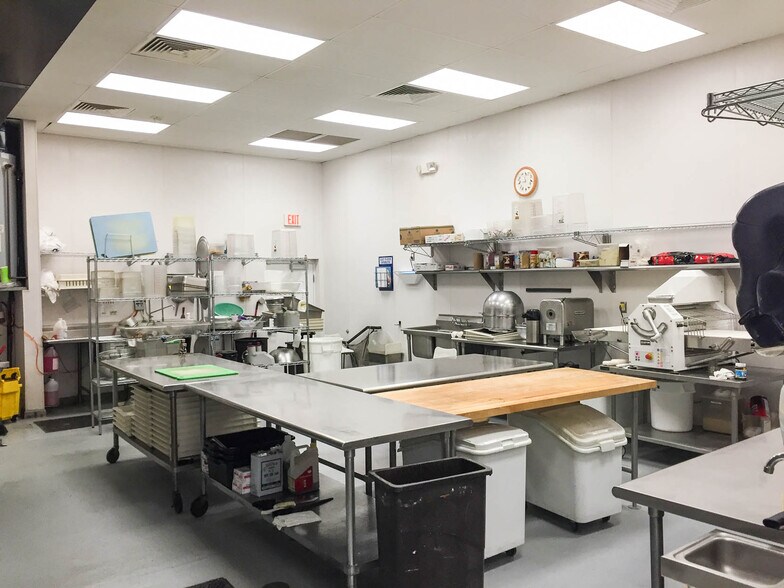 More Photos Of 1100-1146 Taft St, Rockville Warehouse For Lease