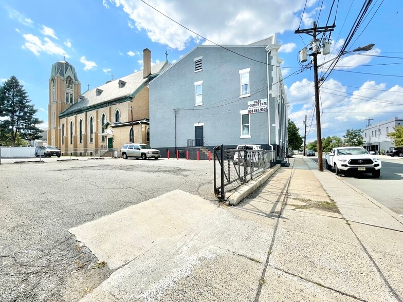 More Photos Of 214-228 Msgr Kemezis Pl, Elizabeth Schools For Sale