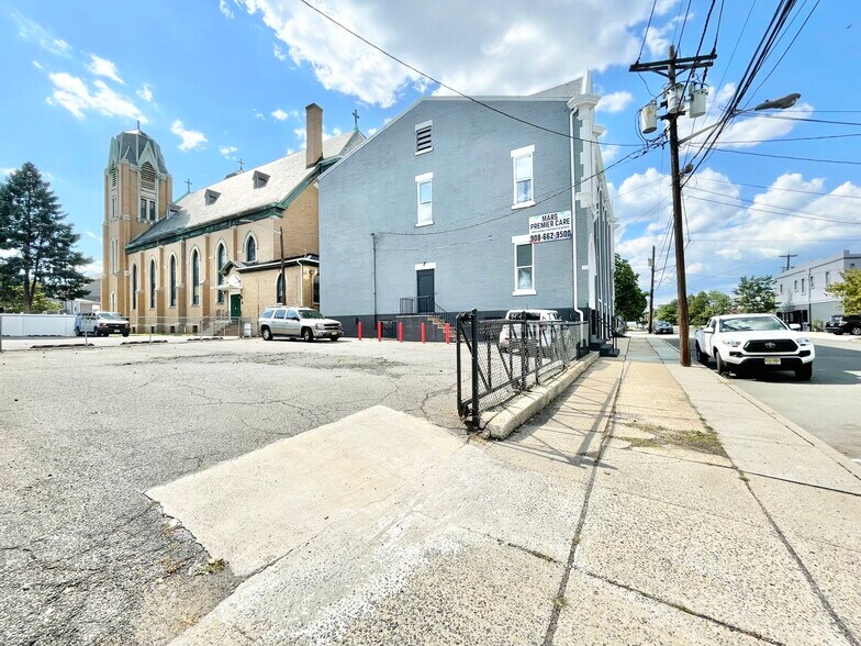 More Photos Of 214-228 Msgr Kemezis Pl, Elizabeth Schools For Sale