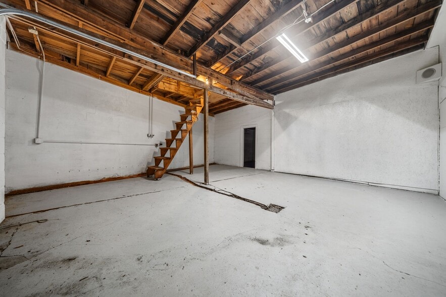 More Photos Of 340 Park Ave, Hot Springs Auto Repair For Sale