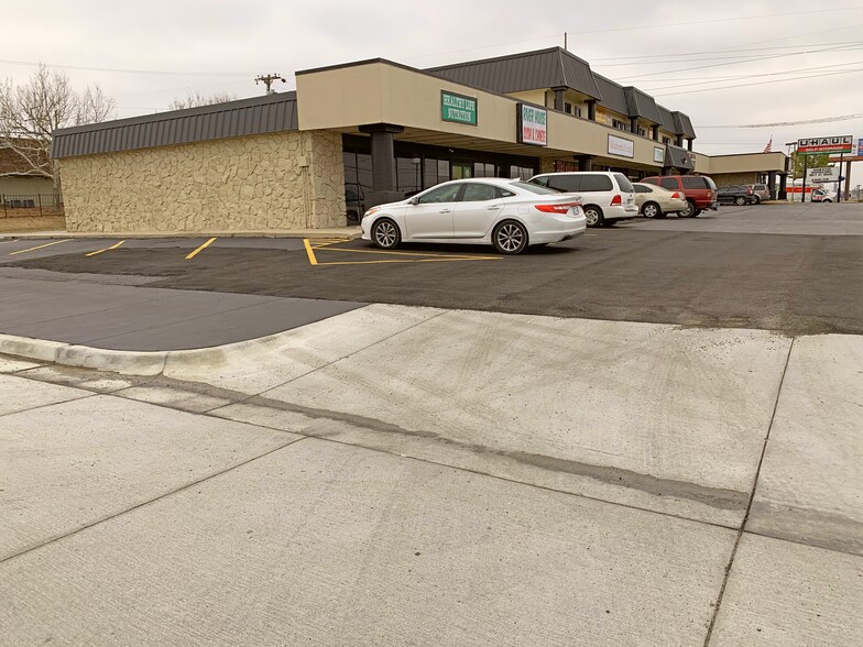 More Photos Of 3508-3532 S Sheridan Rd, Tulsa General Retail For Sale