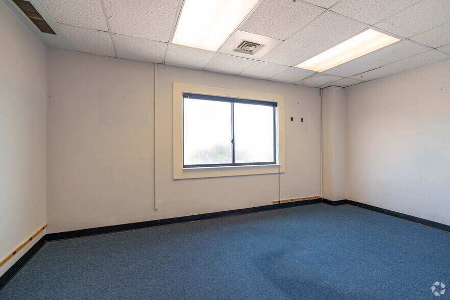 More Photos Of 1352 Lighthouse Ave, Pacific Grove Office For Lease