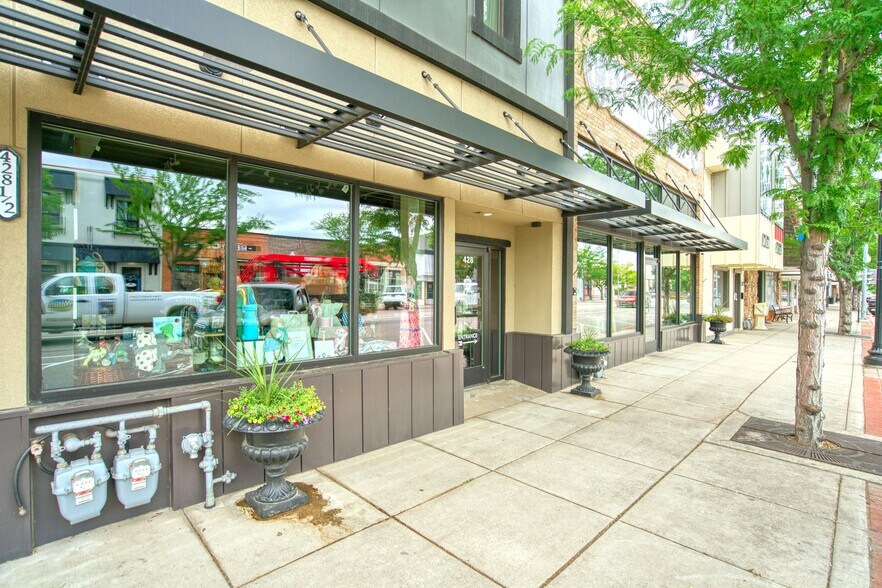 More Photos Of 428 Main St, Windsor Storefront Retail Residential For Sale