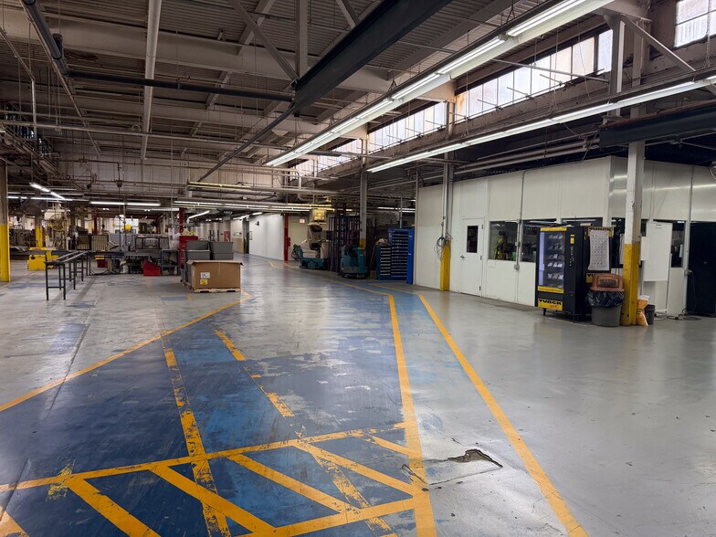 More Photos Of 851 Jackson St, Greenville Manufacturing For Lease