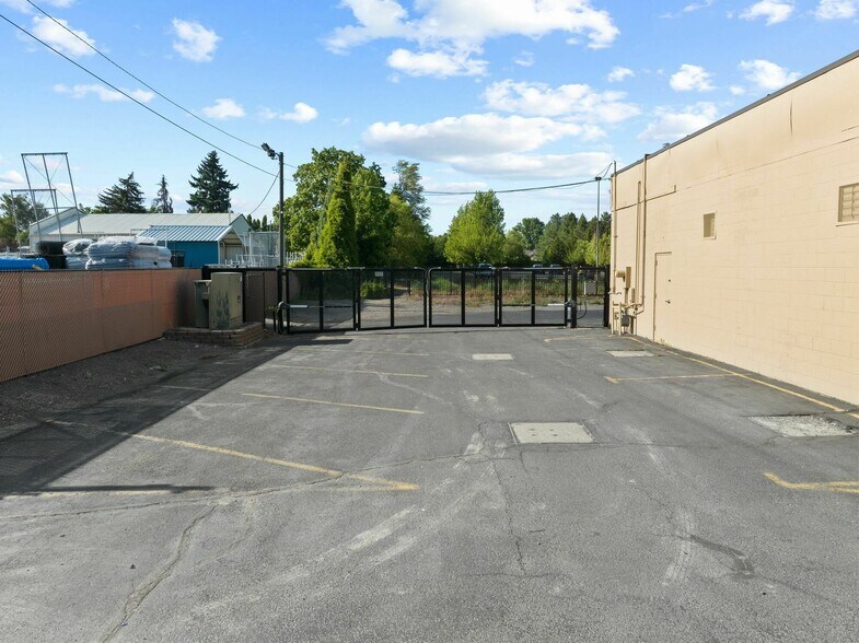 More Photos Of 14909 E Sprague Ave, Spokane Freestanding For Sale