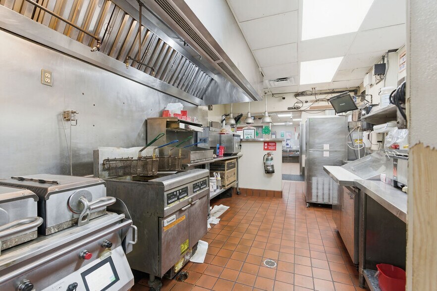 More Photos Of 2227 N Monroe St, Tallahassee Fast Food For Sale