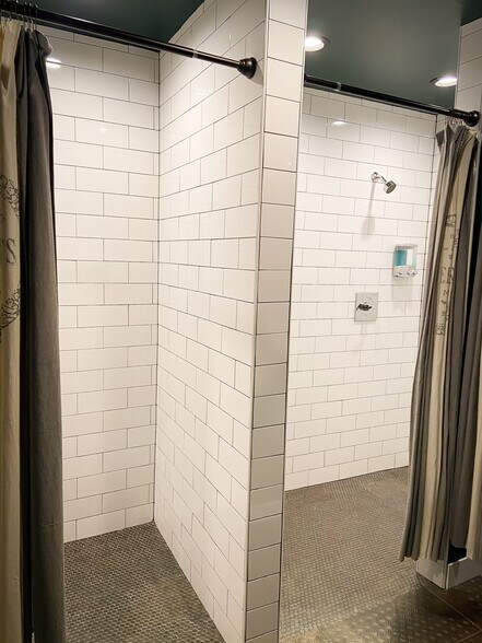 More Photos Of 2401 Main St, Evanston Warehouse For Sale