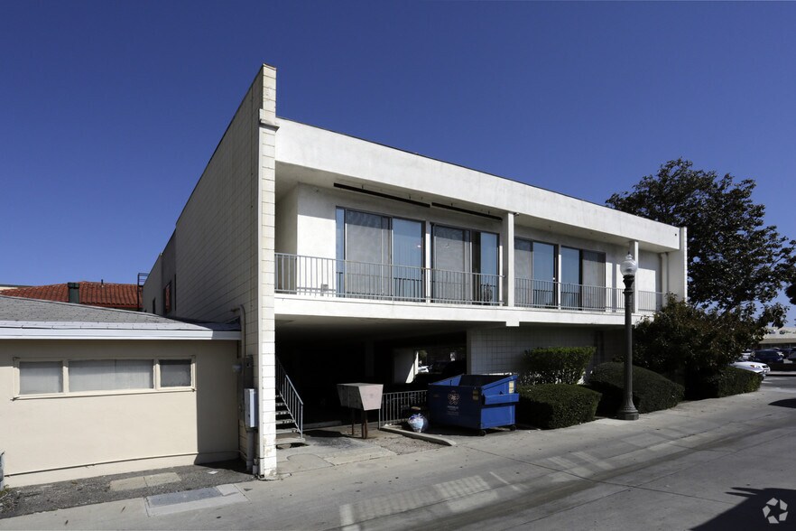 More Photos Of 3535 Farquhar Ave, Los Alamitos Office Residential For Lease