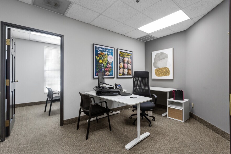 More Photos Of 17734 Preston Rd, Dallas Office For Sale