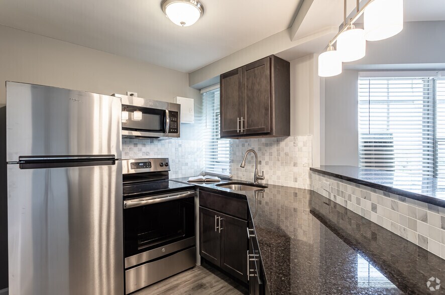 More Photos Of 98 Garden St, Hartford Apartments For Sale