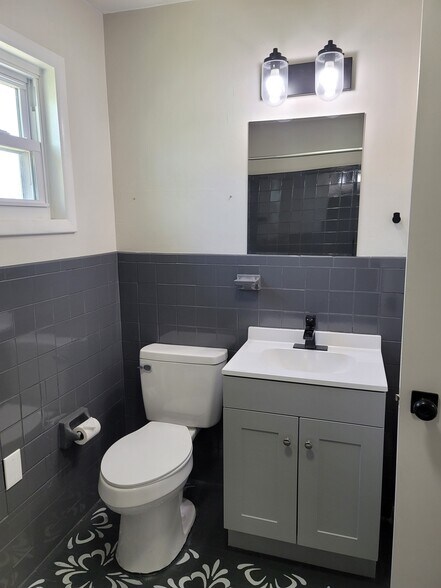 More Photos Of 380 W Outer Dr, Oak Ridge Apartments For Sale