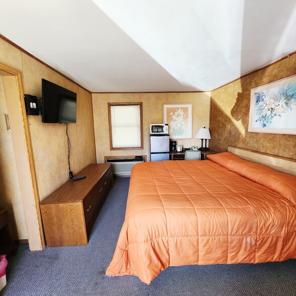 More Photos Of 1507 W Oakland Ave, Austin Hotel For Sale