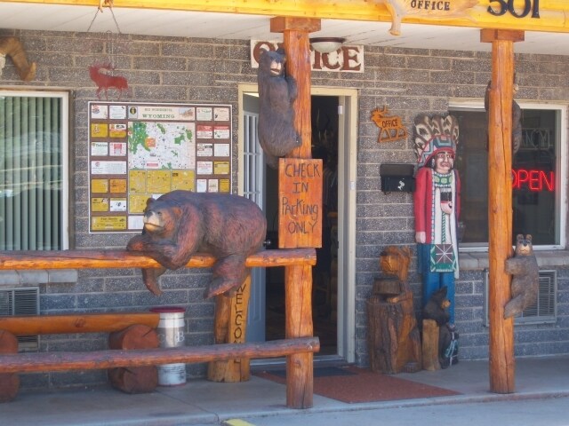 More Photos Of 501 S 6th St, Thermopolis Hotel For Sale