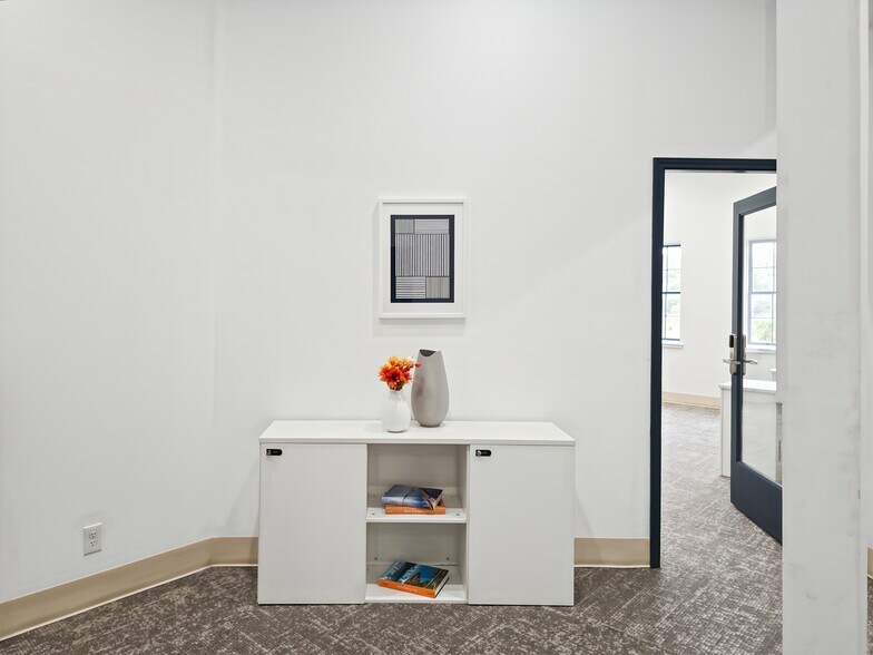 More Photos Of 454 Soledad St, San Antonio Coworking Space