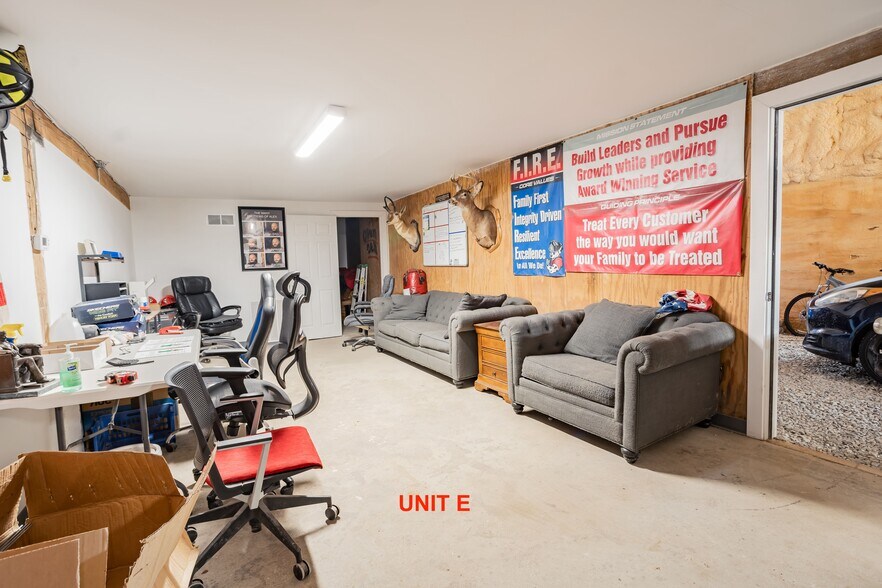 More Photos Of 8758 IN-9, Pendleton Light Manufacturing For Sale