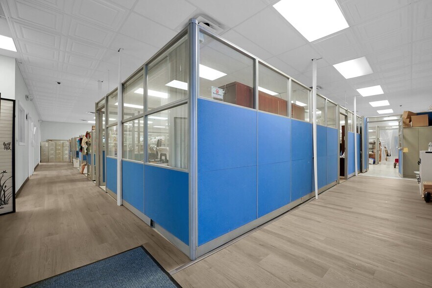 More Photos Of 40 Clairedan Dr, Powell Office For Lease