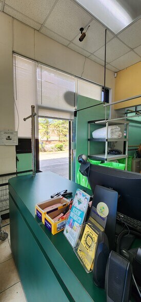 More Photos Of 7110 McGinnis Ferry Rd, Suwanee Service Station For Lease