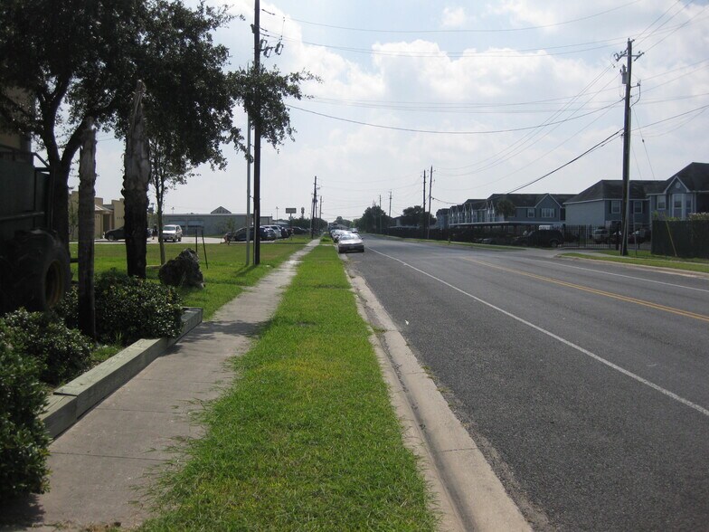 More Photos Of 3814 Acushnet Dr, Corpus Christi Light Manufacturing For Lease