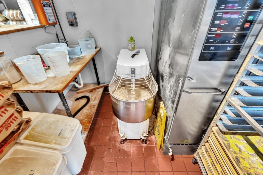 More Photos Of 3693 SW 22nd Ter, Miami General Retail For Lease