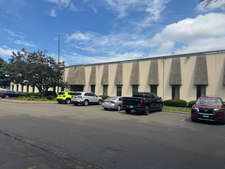 More Photos Of 85 S Satellite Rd, South Windsor Manufacturing For Lease