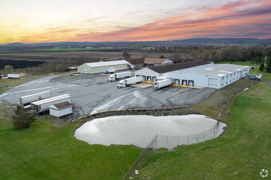 More Photos Of 11 Gurda Ln, Goshen Warehouse For Lease