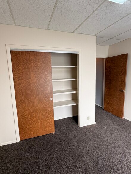 More Photos Of 1950 Courtney Dr, Fort Myers Office For Lease