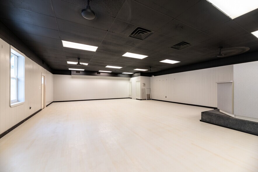 More Photos Of 13957 Mt Pleasant Rd, Jacksonville Office For Sale