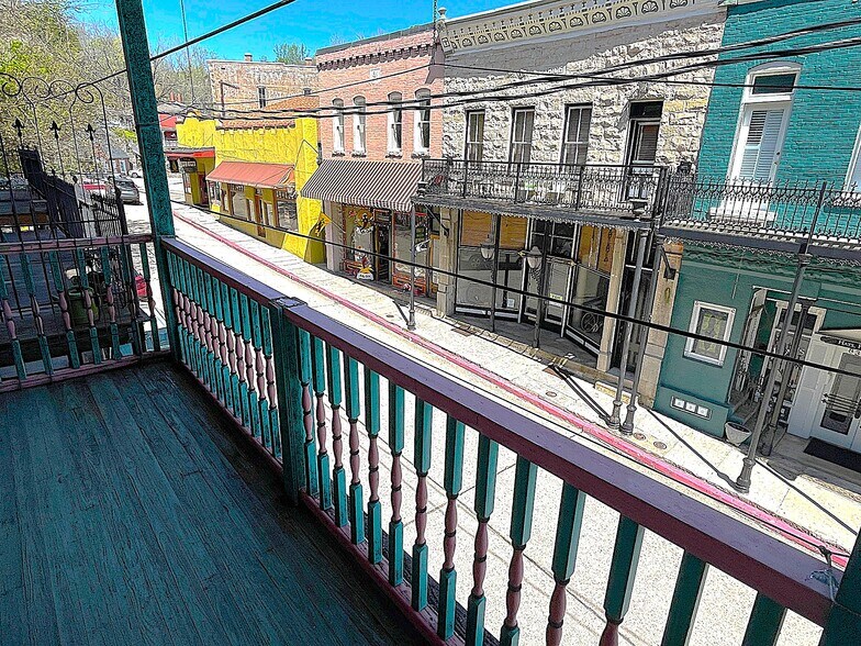 More Photos Of 84 Spring St, Eureka Springs Storefront Retail Residential For Sale