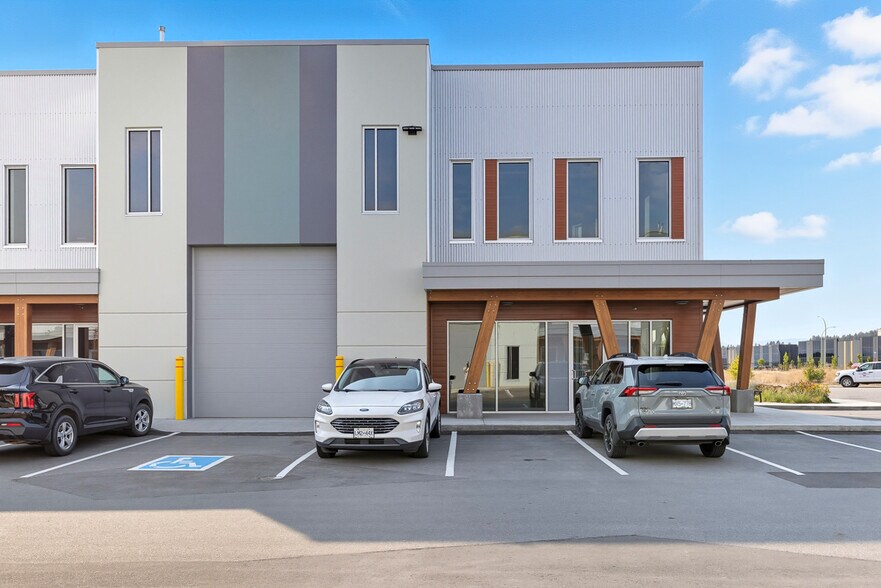 More Photos Of 2171 Optic Crt, Kelowna Industrial For Lease