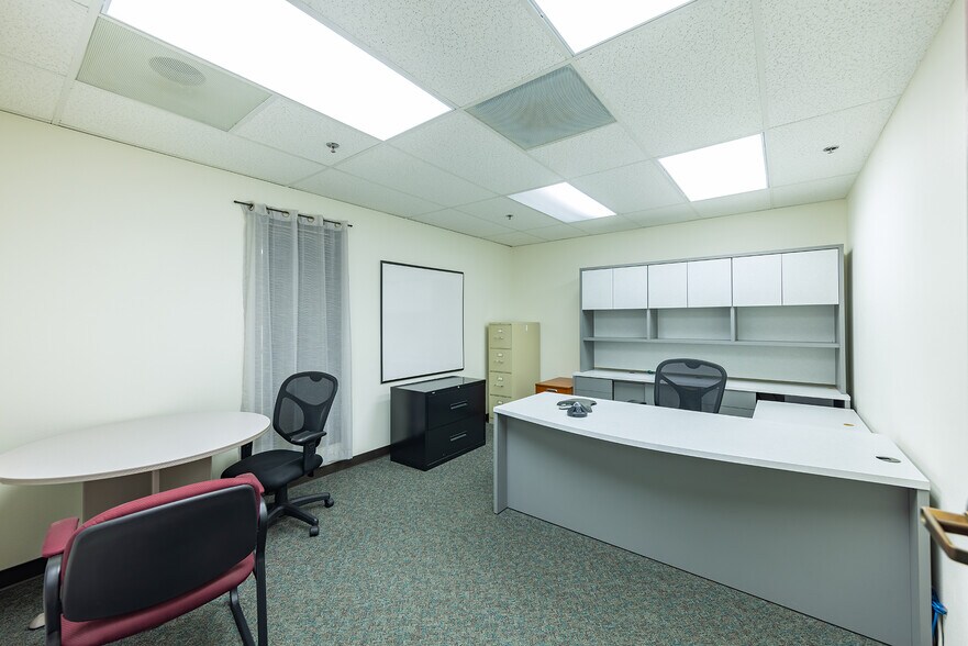 More Photos Of 2223 Eastman Ave, Ventura Manufacturing For Lease