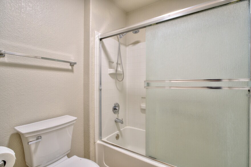 More Photos Of 1080 E Monte Vista Ave, Turlock Apartments For Sale