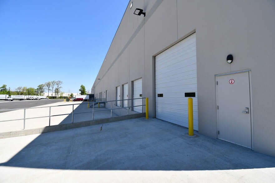 More Photos Of 124 Route 17K, Newburgh Distribution For Lease