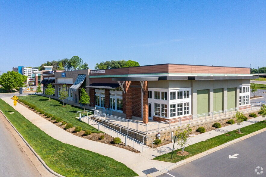 More Photos Of 129 Mecklynn Rd, Mooresville General Retail For Lease