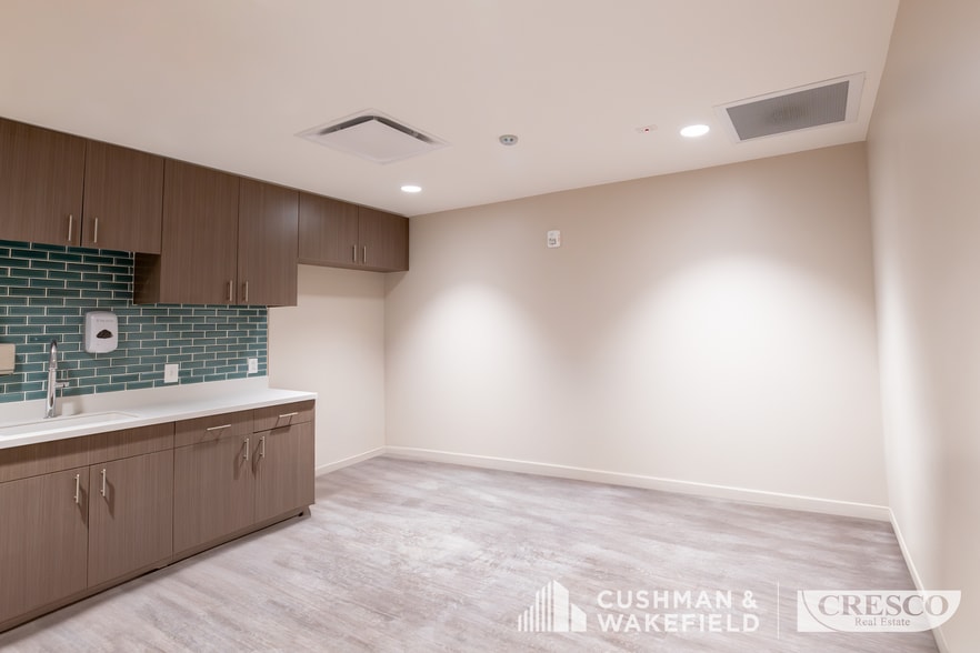 More Photos Of 24025 Lorain Rd, North Olmsted Medical For Sale