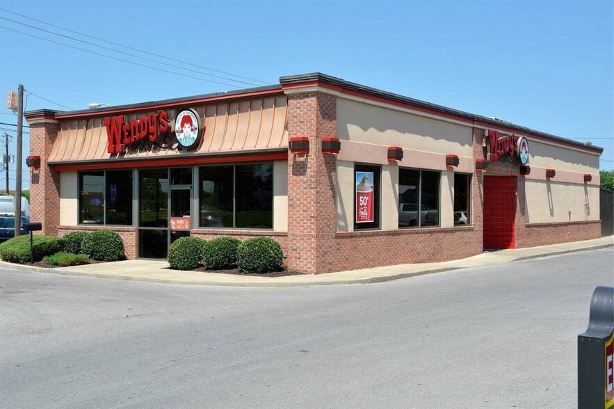 Primary Photo Of 1320 1st St, Kennett Fast Food For Lease