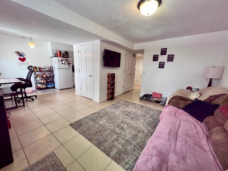 More Photos Of 308 Low St, Bloomington Apartments For Sale