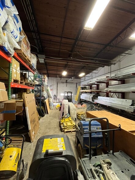 More Photos Of 108 Clematis Ave, Waltham Unknown For Lease