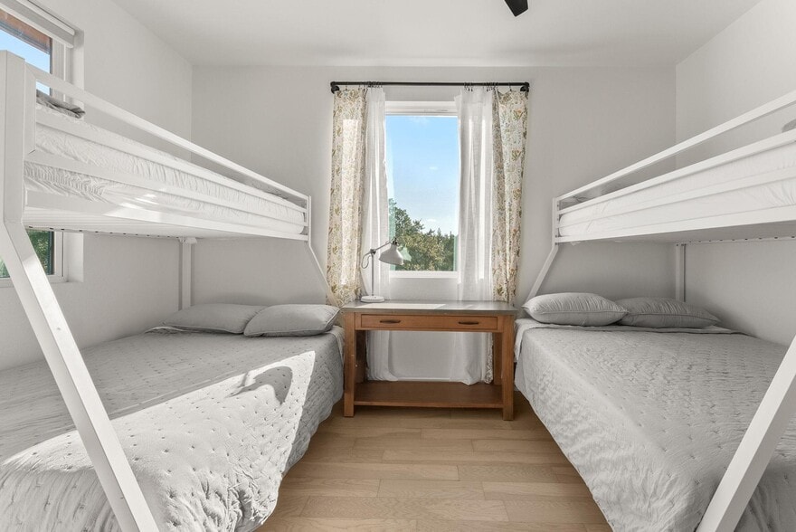 More Photos Of 5460 FM 2325, Wimberley Hotel For Sale