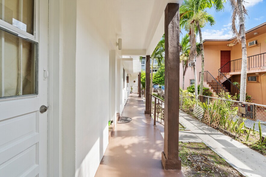 More Photos Of 550 SW 10th St, Miami Apartments For Sale