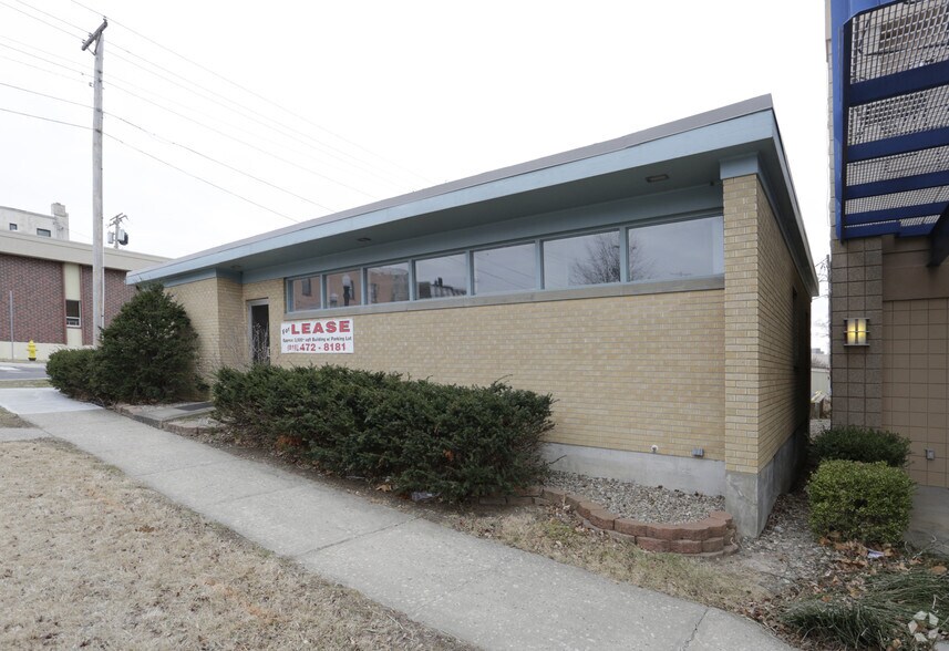 More Photos Of 101 W Kansas St, Liberty Medical For Sale