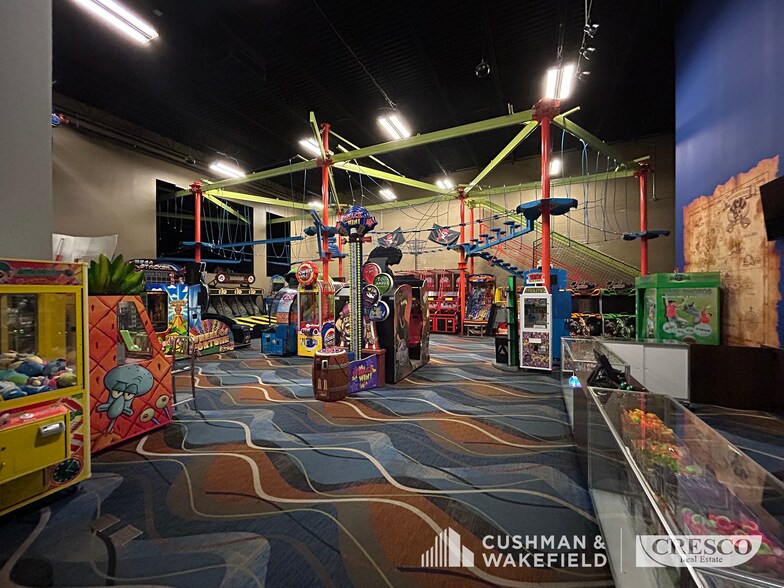 More Photos Of 8247-8303 Day Dr, Parma General Retail For Sale