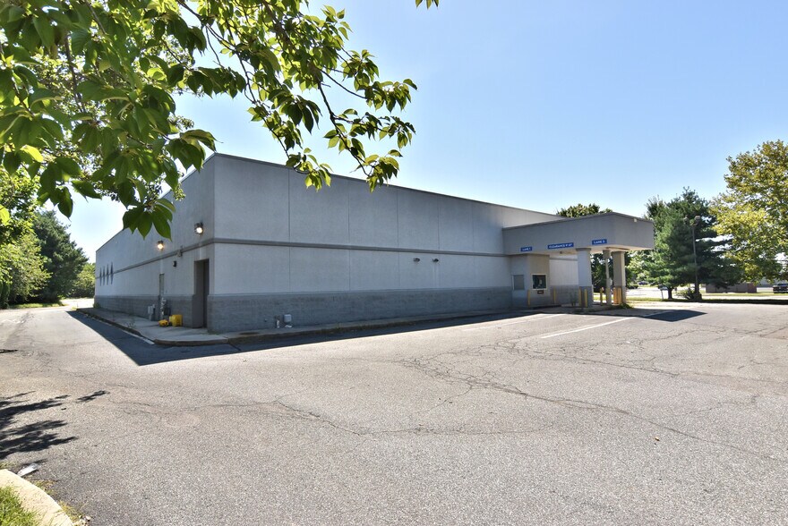 More Photos Of 1580 S Dupont Hwy, Dover General Retail For Lease