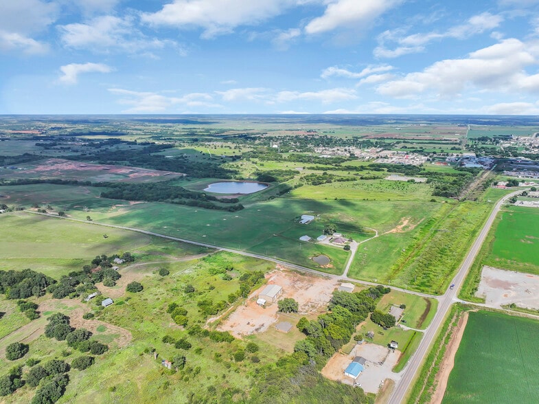 More Photos Of 10910 N County Road 3010, Lindsay Warehouse For Sale