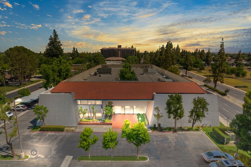 More Photos Of 1601 New Stine Rd, Bakersfield Office For Lease