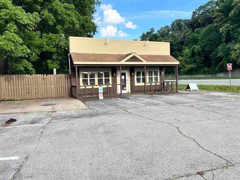 More Photos Of 2 Rocky Shore Dr, Iowa City Office For Lease