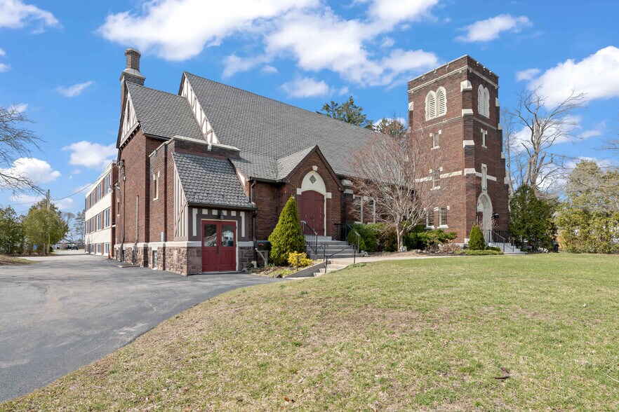 More Photos Of 250 Gorham St, Canandaigua Office For Sale