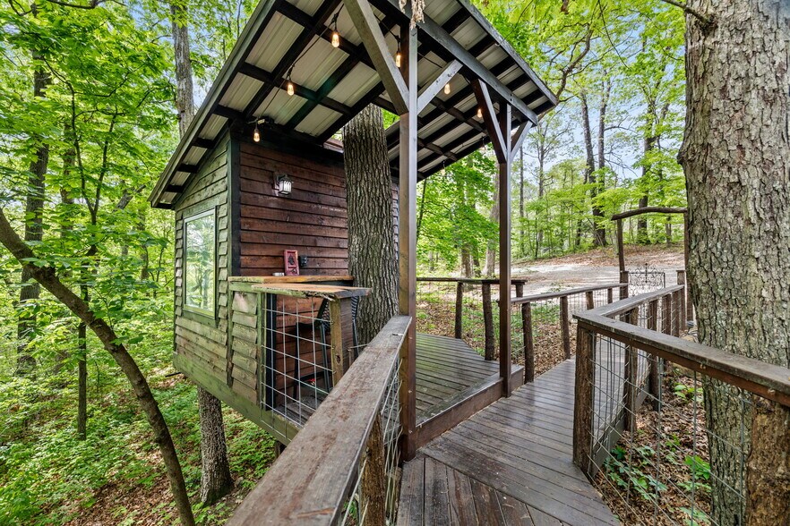 More Photos Of 22468 State Highway 112, Cassville Specialty For Sale