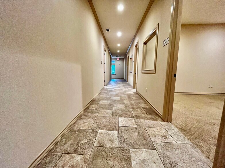 More Photos Of 701-901 Tradewinds Blvd, Midland Office For Lease