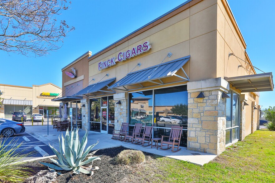 More Photos Of 12908-12932 Bandera Rd, Helotes General Retail For Sale