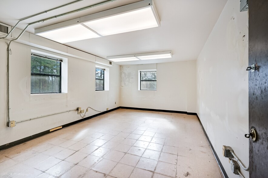 More Photos Of 2762 Caldwell Rd NE, Brookhaven Distribution For Lease